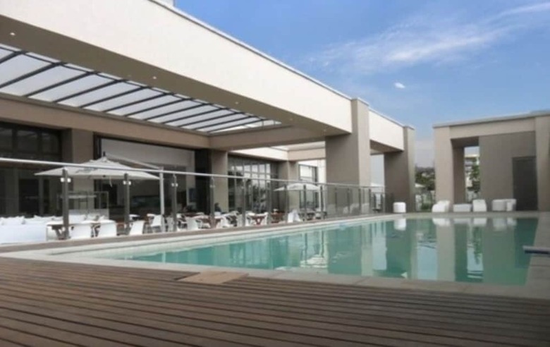 Aparthotel Sandton Skye Apartment - 616