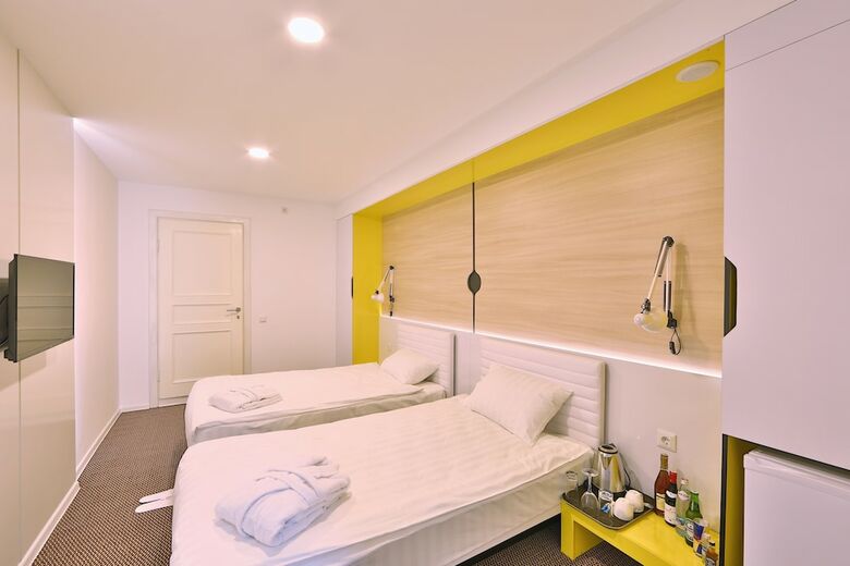 Io Hotel