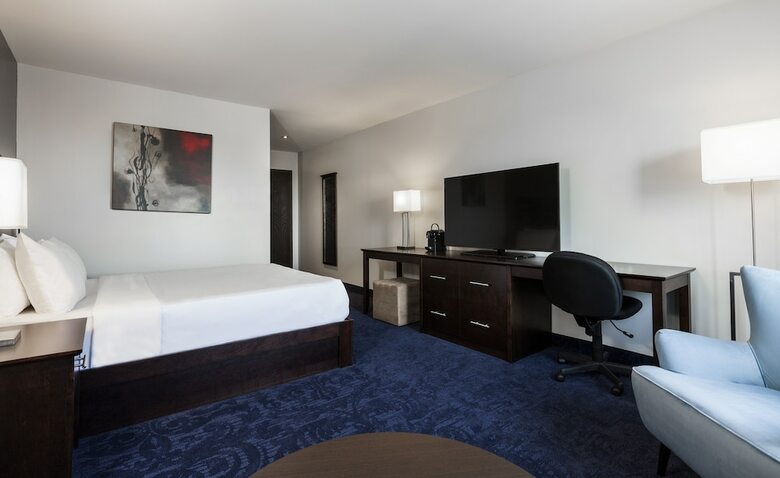 Imperia Hotel And Suites