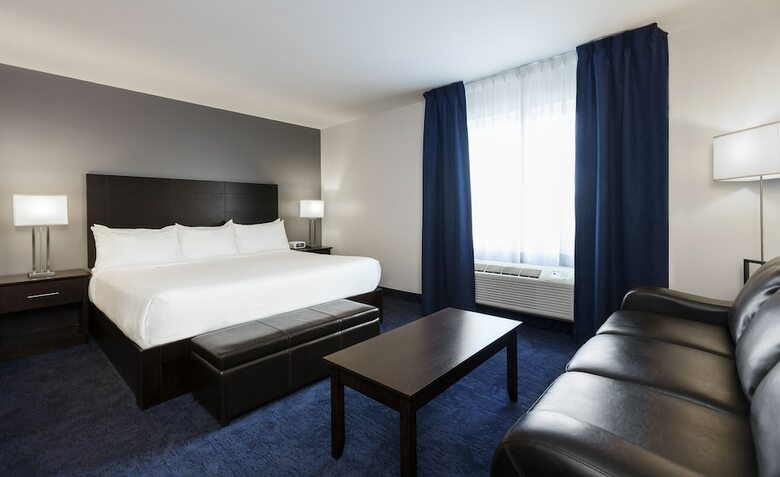 Imperia Hotel And Suites