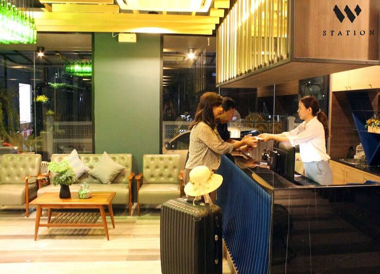 Hotel W Station