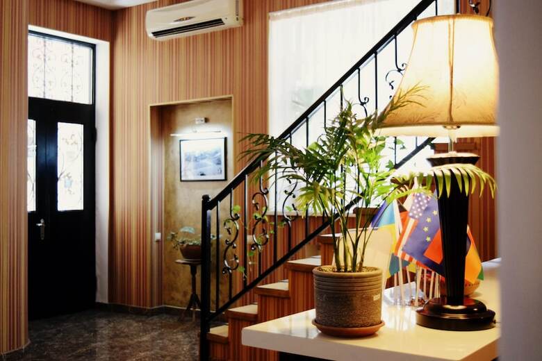 Darchi Hotel