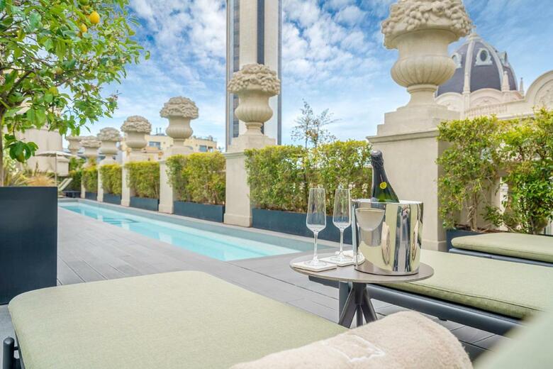 Apartamentos Casagrand Luxury Suites