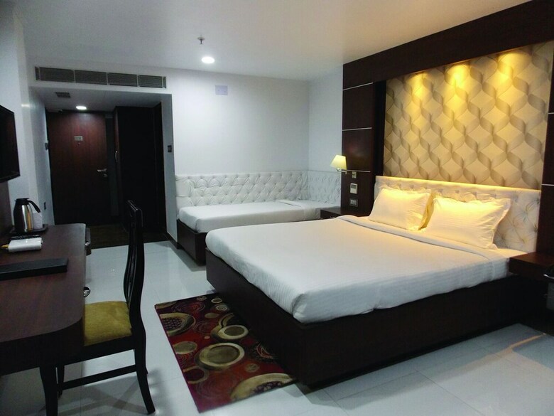 Airport City Hotel