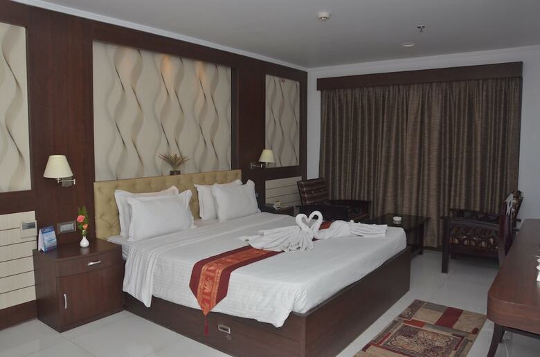 Airport City Hotel