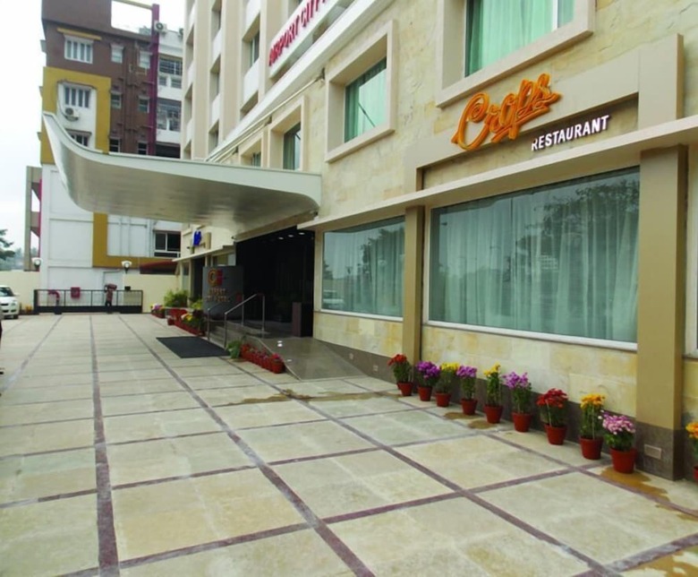 Airport City Hotel