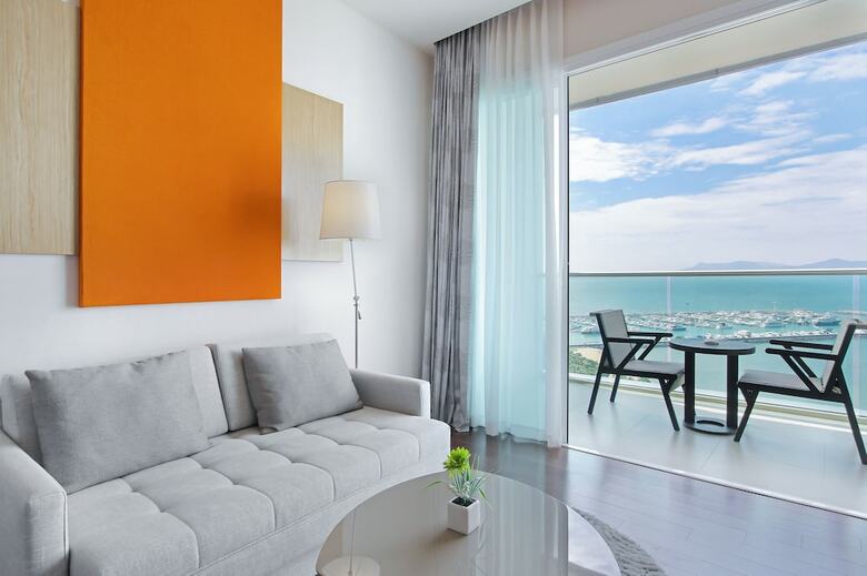 Hotel White Sand Beach Residences Pattaya