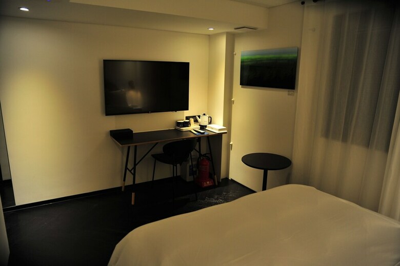Dominique Hotel