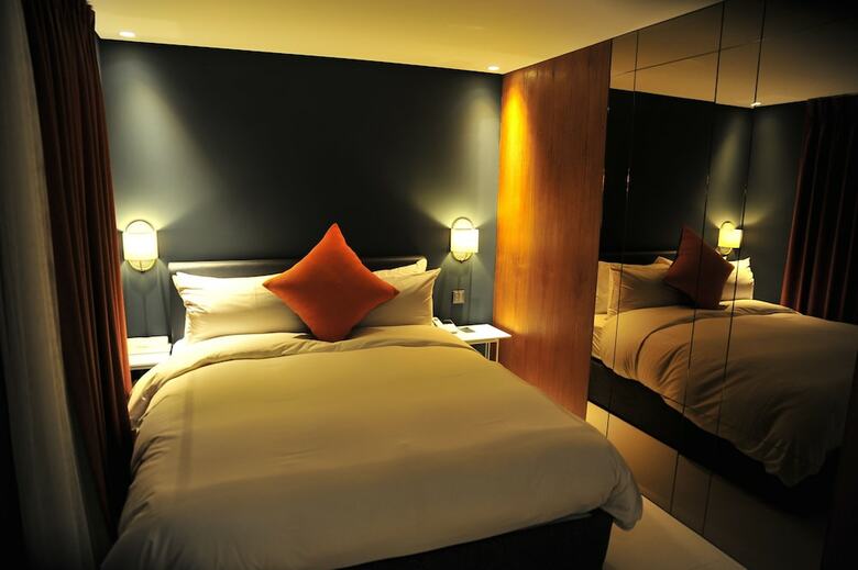 Dominique Hotel