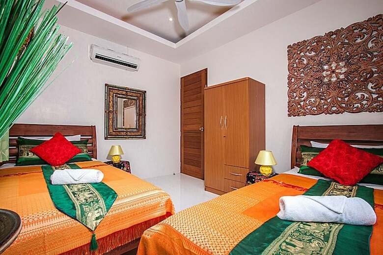 3 Bedroom Villa - Walk To Beach 12