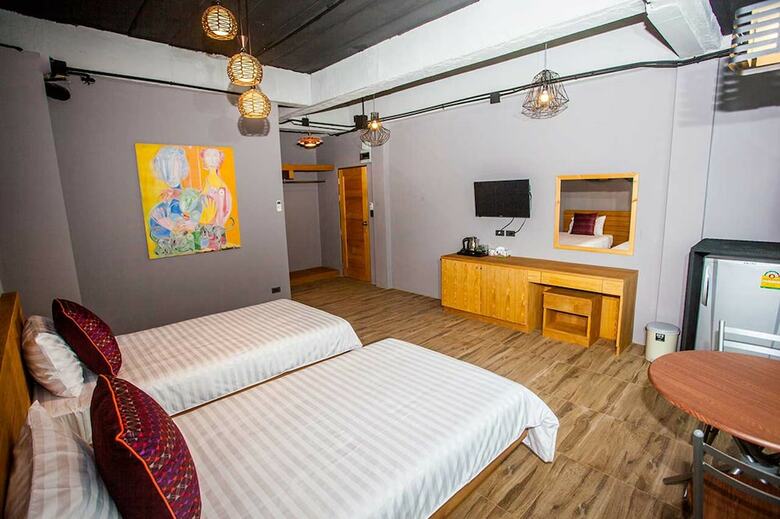 Hotel Dee Inn
