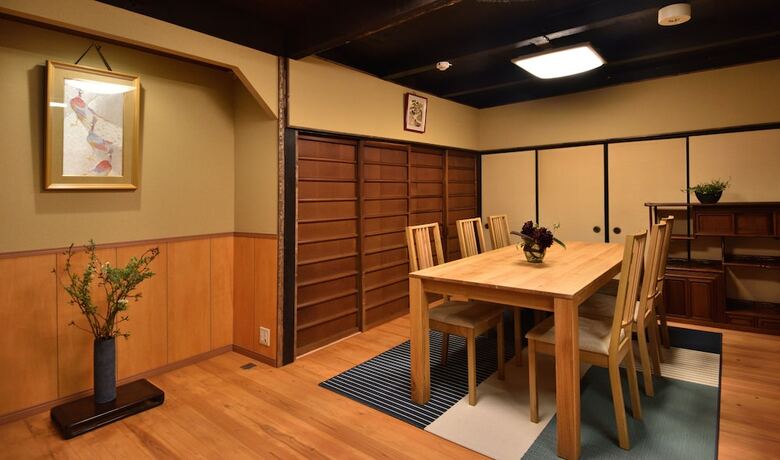 Hotel Rakusuian