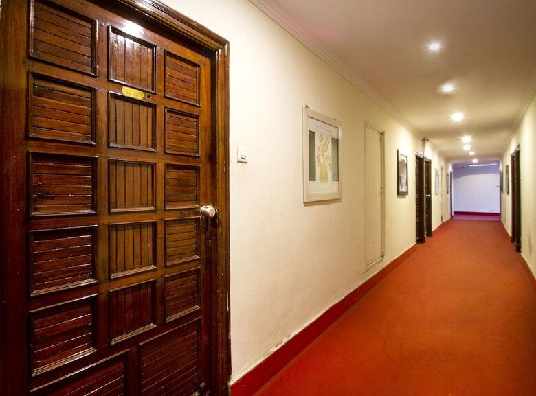Hotel Rainbow Saphire Lakdikapul