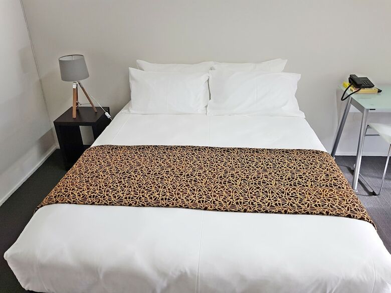 Airport Palms Hotel