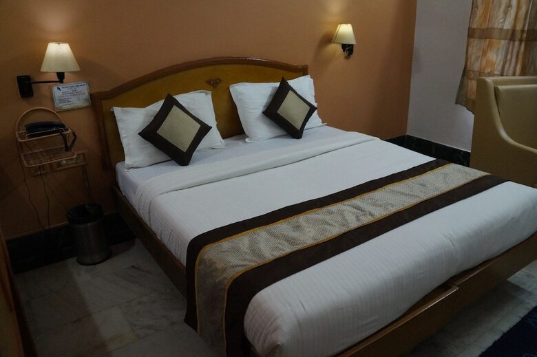 Hotel Raaj Bhaavan