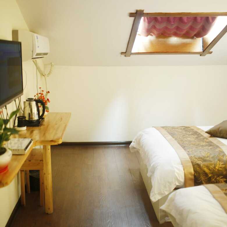 Hostal Wulingyuan Tu Youth Hostel