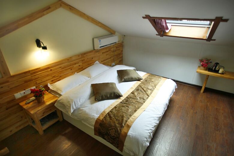 Hostal Wulingyuan Tu Youth Hostel