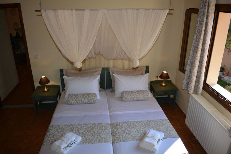 Aparthotel Elianthos Villa