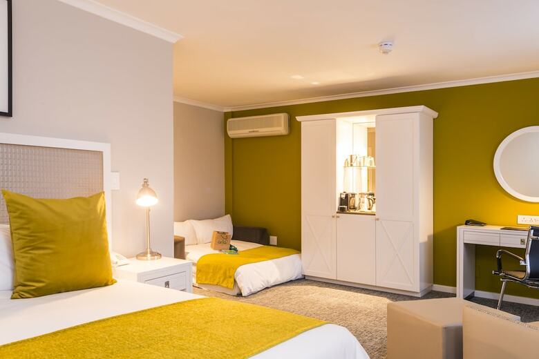Aha Simon's Town Quayside Hotel