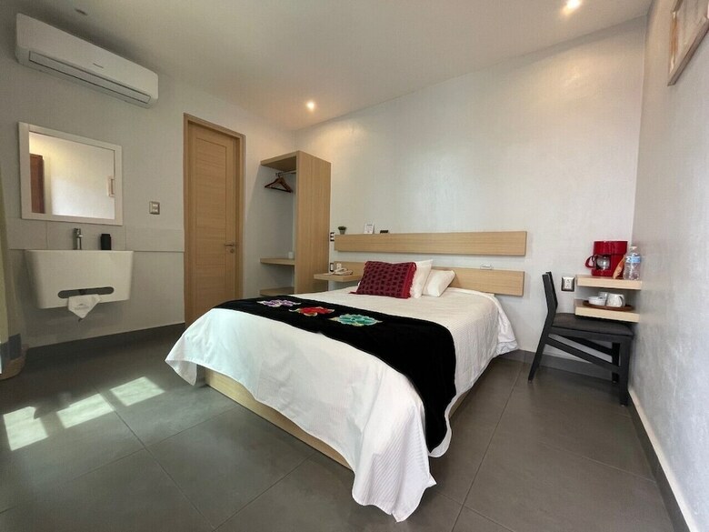 Maria Ines Hotel Suite