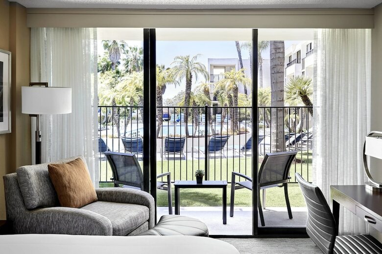 Newport Beach Marriott Hotel And Spa
