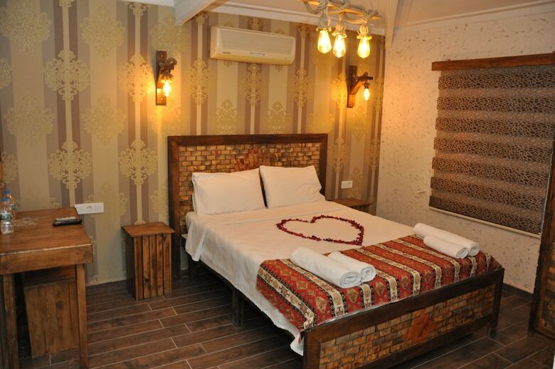 Dream Hotel
