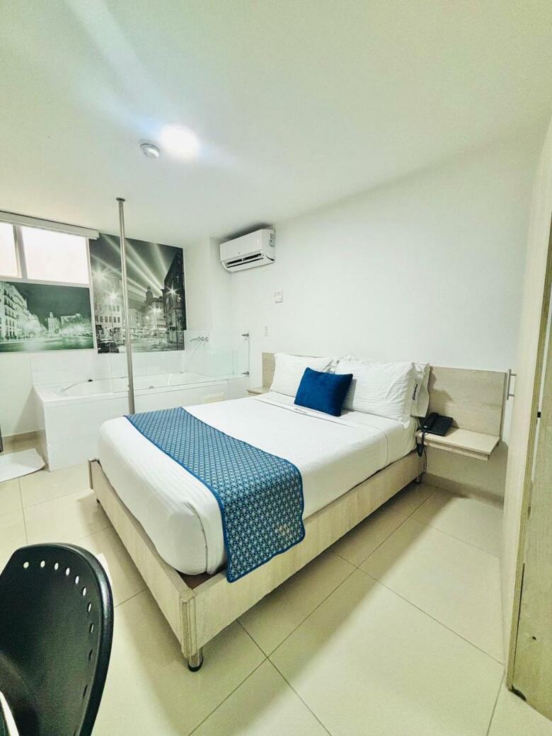 Hotel Laureles Plaza