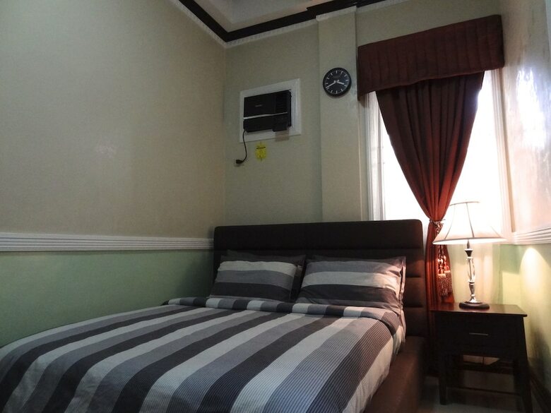 Bed & Breakfast The Executive Villa Inn & Suites