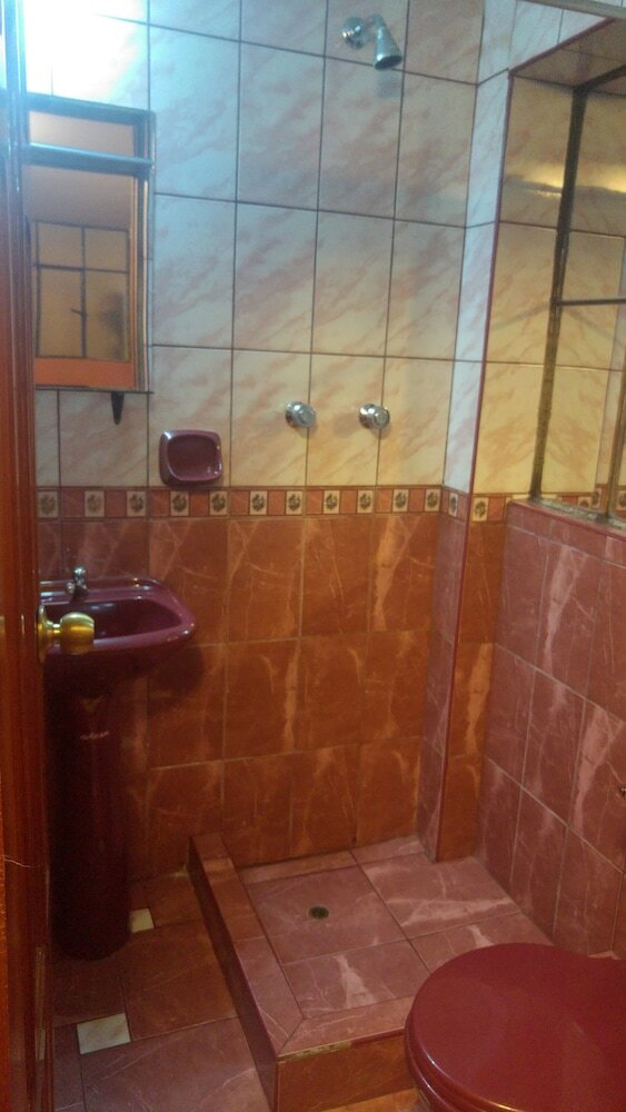 Hostal Ururi Stay