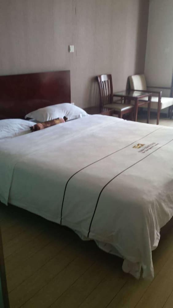 3rd-degree Seascape Apartment Hotel