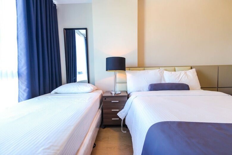 Aparthotel Csuites At 8 Newtown Residences