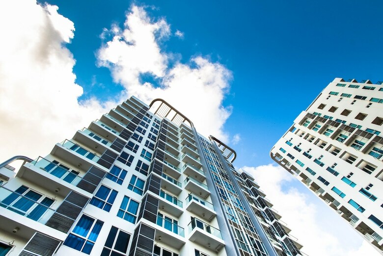 Aparthotel Csuites At 8 Newtown Residences
