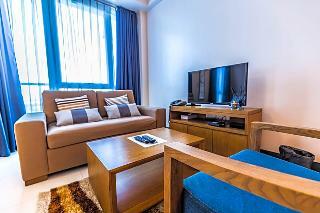 Aparthotel Csuites At 8 Newtown Residences