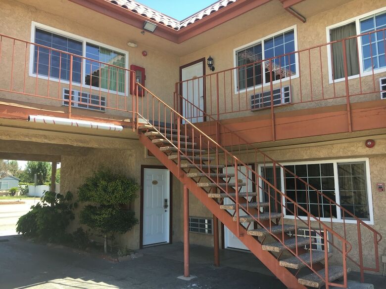 Motel Norwalk Inn & Suites