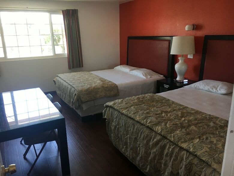 Motel Norwalk Inn & Suites