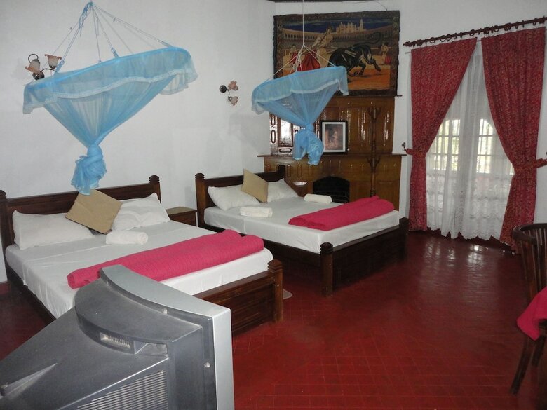 Hotel Castlereigh Holiday Bungalow
