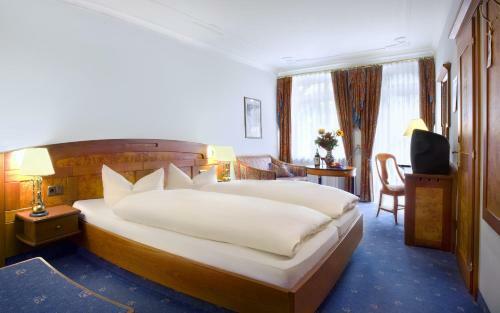 Post-hotel