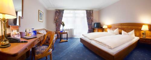 Post-hotel