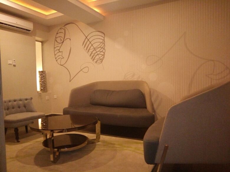 Iris Hotel