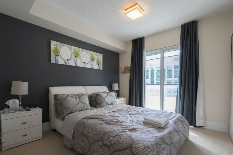 Applewood Suites - Executive 3 Bdrm