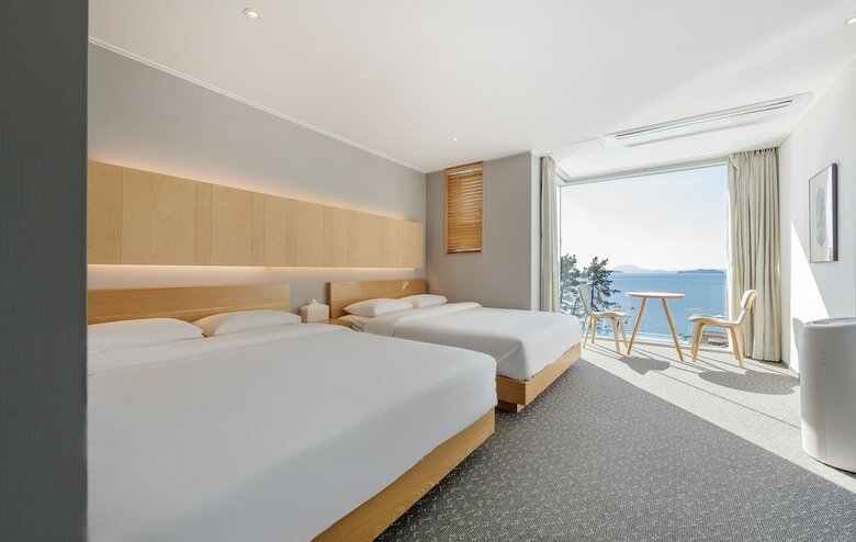 La Terrace Club Hotel & Villa
