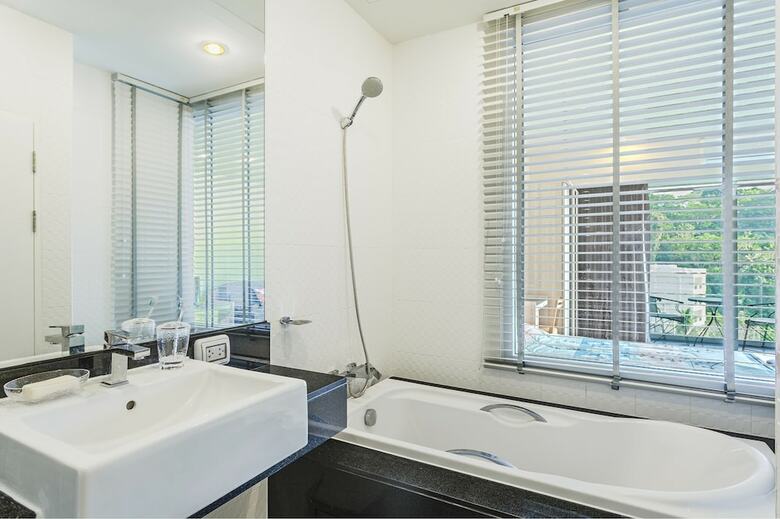 Condo In Karon In Chic Condo (Unit B603)