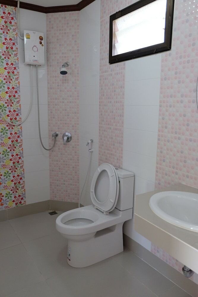 Hotel Bualuang Boutique Resort