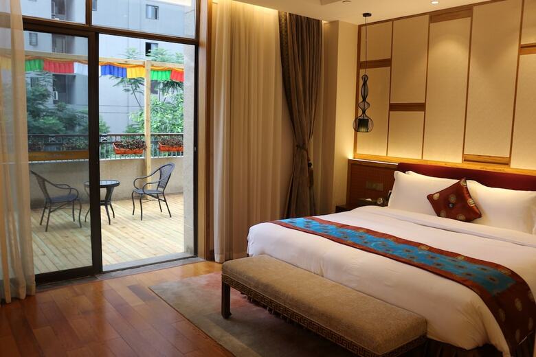 St.potala Hotel
