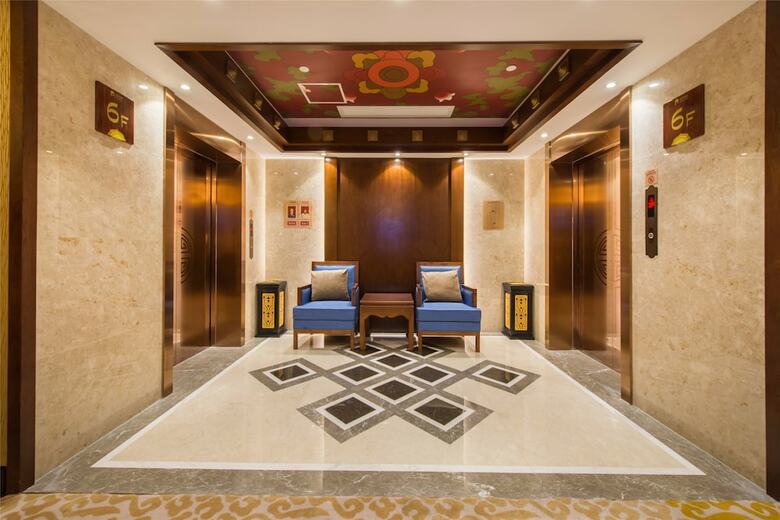 St.potala Hotel