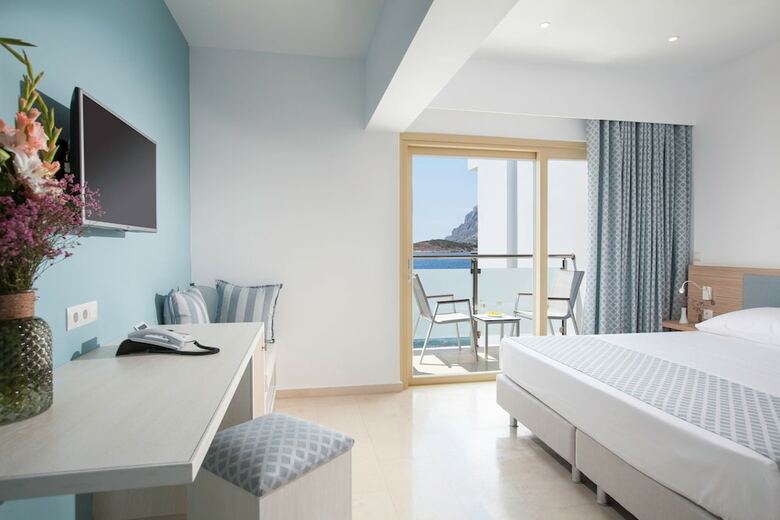 H Hotel Zephyros