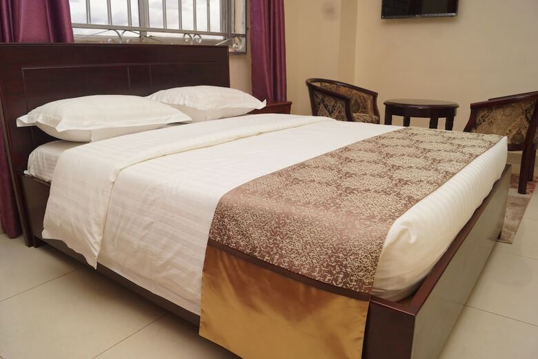 Diamonds Hotel