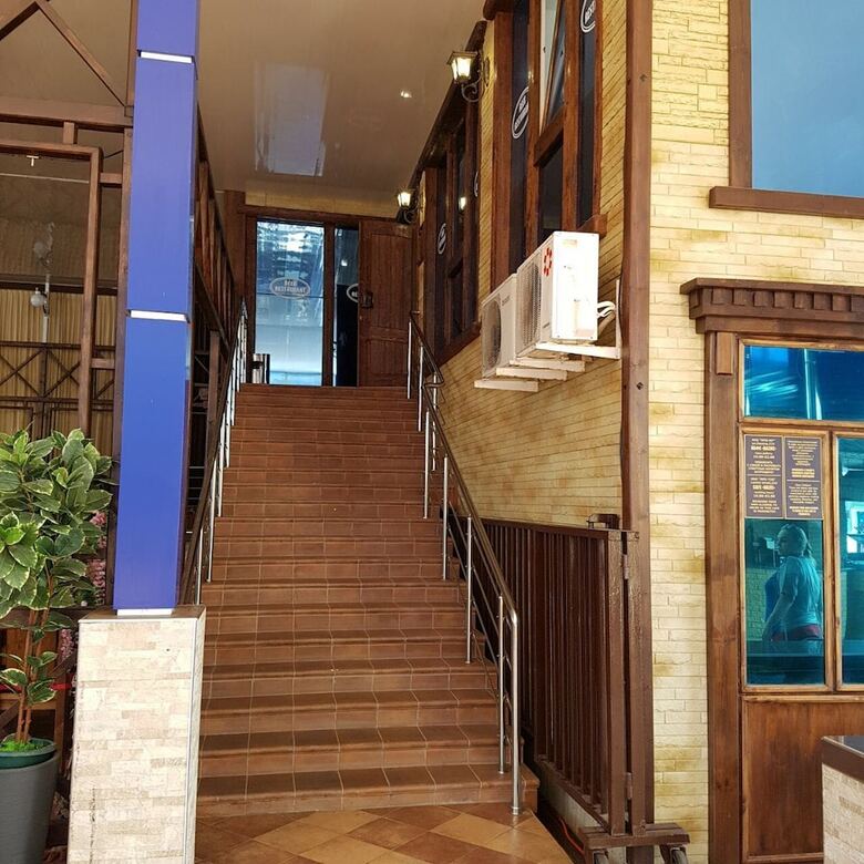 Oasis Hotel