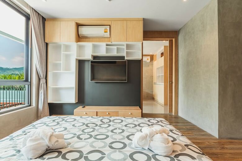 Condo In Nai Harn In Relife 15-123-210