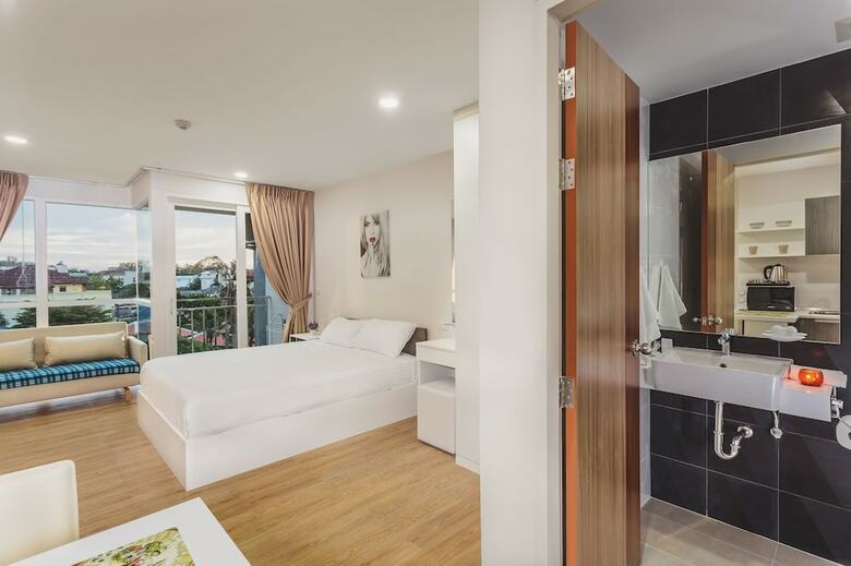 Condo In Kata In Ozone - A519
